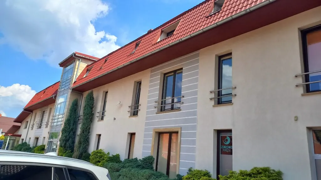 Kompleks budynków usługowych Wysoka, ul. Chabrowa 4